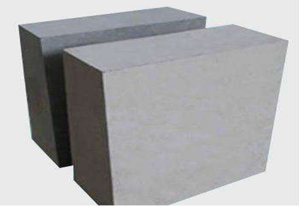 Phosphoric acid impregnated clay brick and high alumina brick